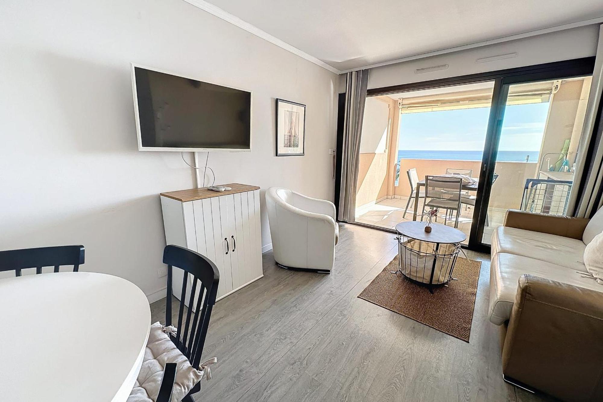 Appartement Le Panorama - Seafront - Swimming Pool - Car Park Cannes